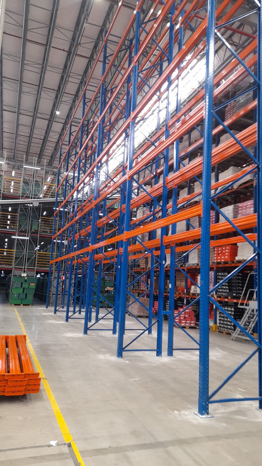 limpeza de estrutura porta pallets